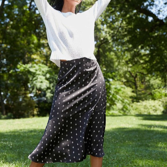 Loft Ann Taylor fluted silky skirt NEW - Picture 1 of 2